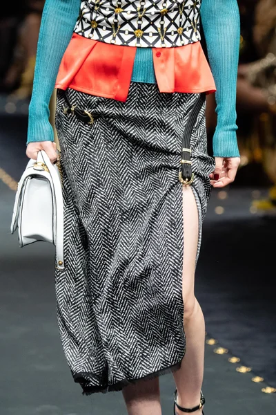 Look 49